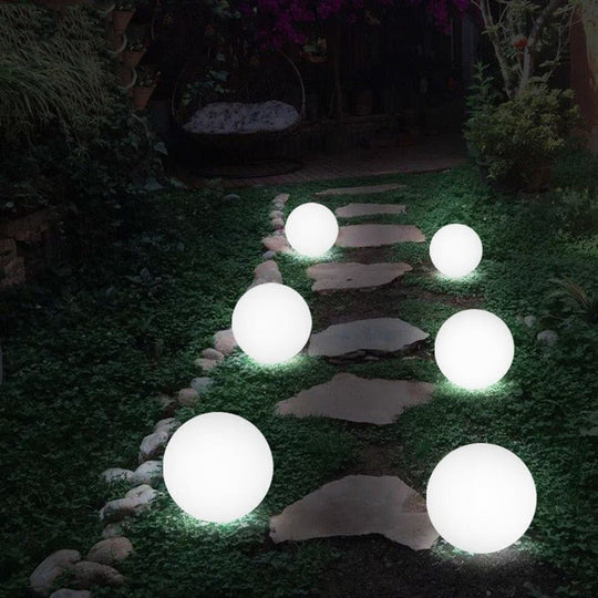Lunora Sphere – Light That Lives in Your Garden