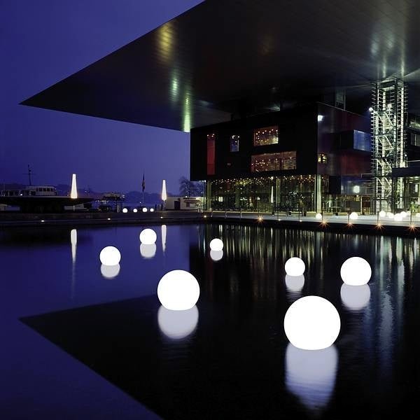 Lunora Sphere – Light That Lives in Your Garden